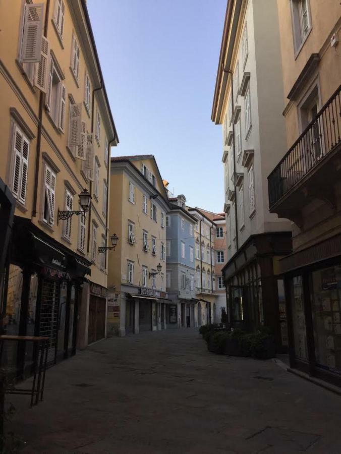 La Porta Bianca Appartement Triëst Buitenkant foto
